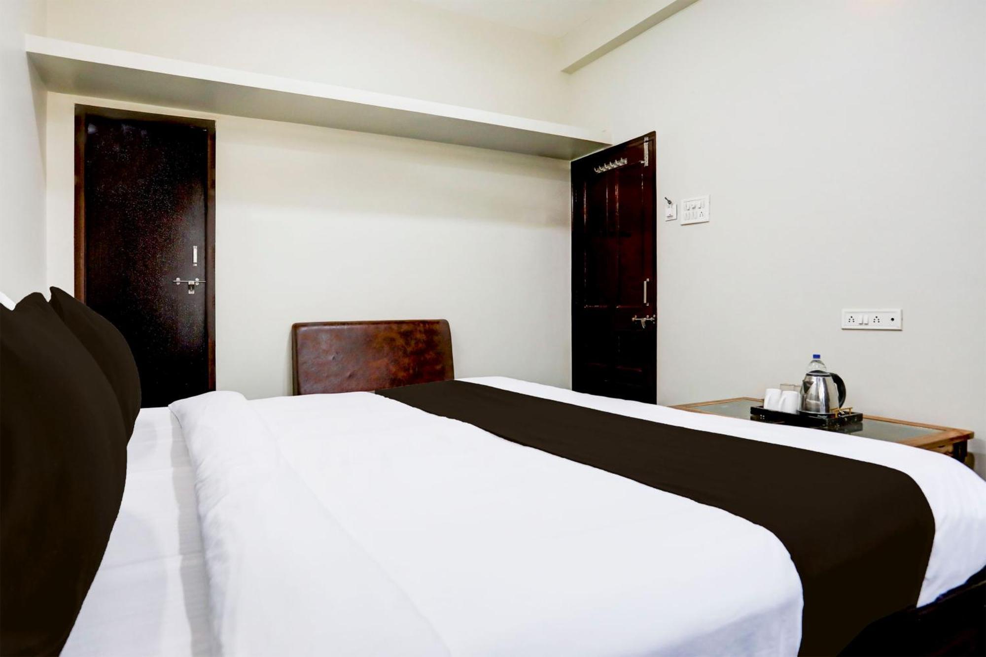 Hotel O The Baba Gest House إندور المظهر الخارجي الصورة